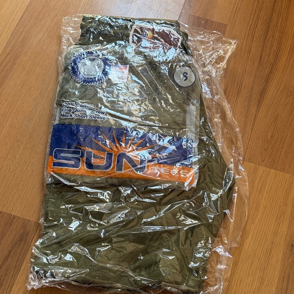 Olive Green Crew Neck T-Shirt and shorts set size small NWT - Picture 1 of 4